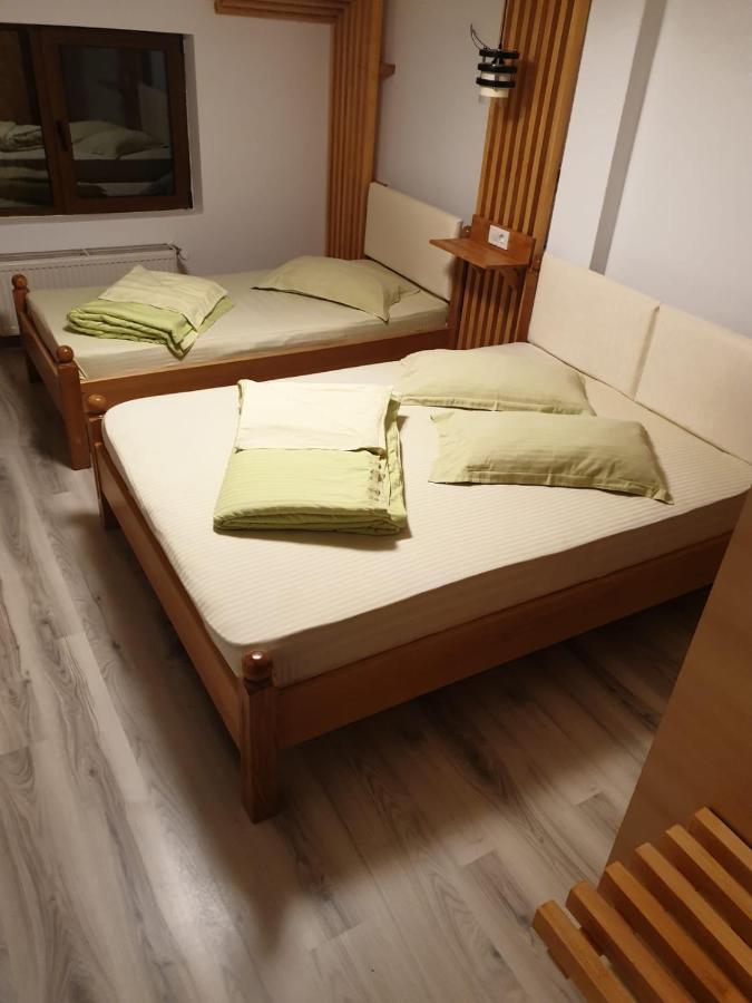 Motel Mesterul Manole 쿠티에데아게스 외부 사진